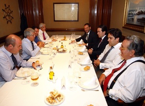 Comida de Directivas ante el Rayo Vallecano